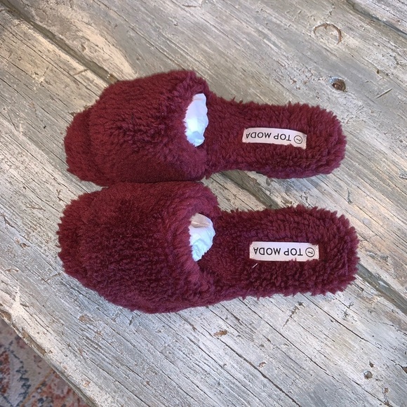 Top Moda Burgundy Boucle Fuzzy Slip On Flats or Slippers Hard Soles NEW SIZE 7 - Picture 4 of 5